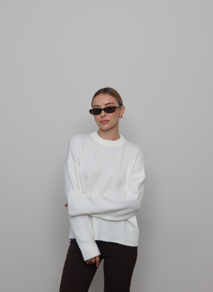 BEYAZ ﻿YUMOŞ KAZAK