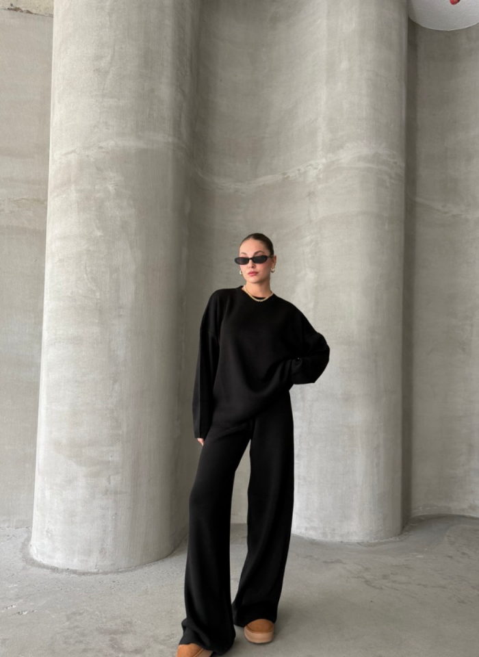 SİYAH BİSİKLET YAKA TRİKO TAKIM