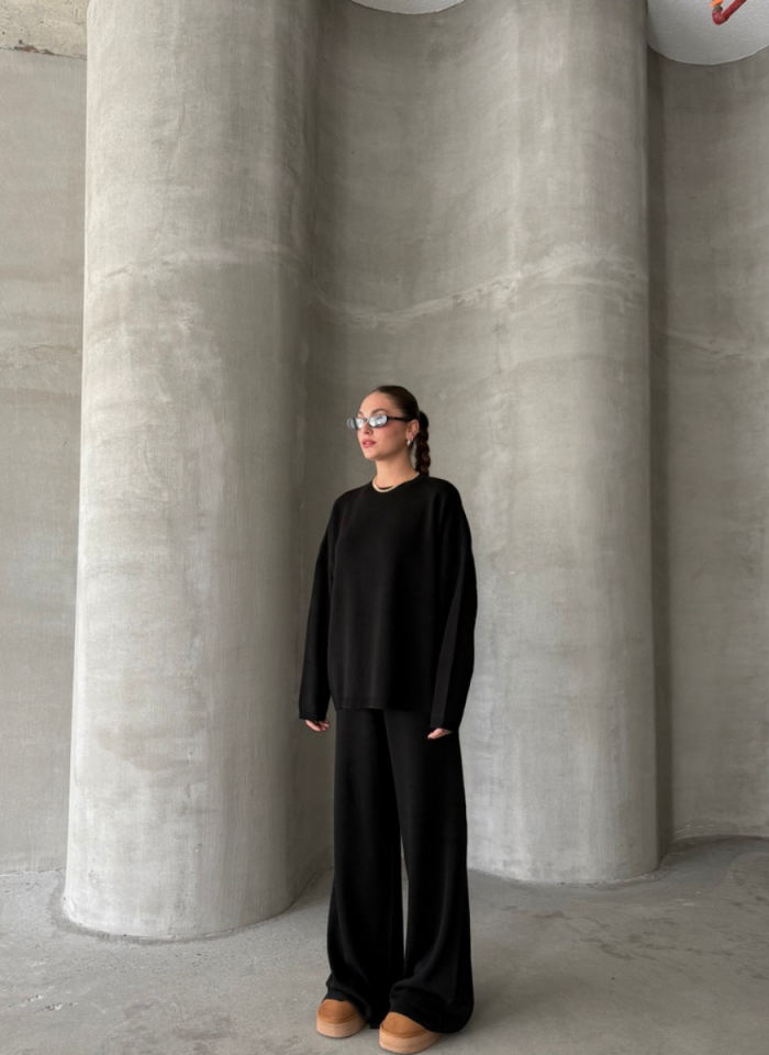 SİYAH BİSİKLET YAKA TRİKO TAKIM