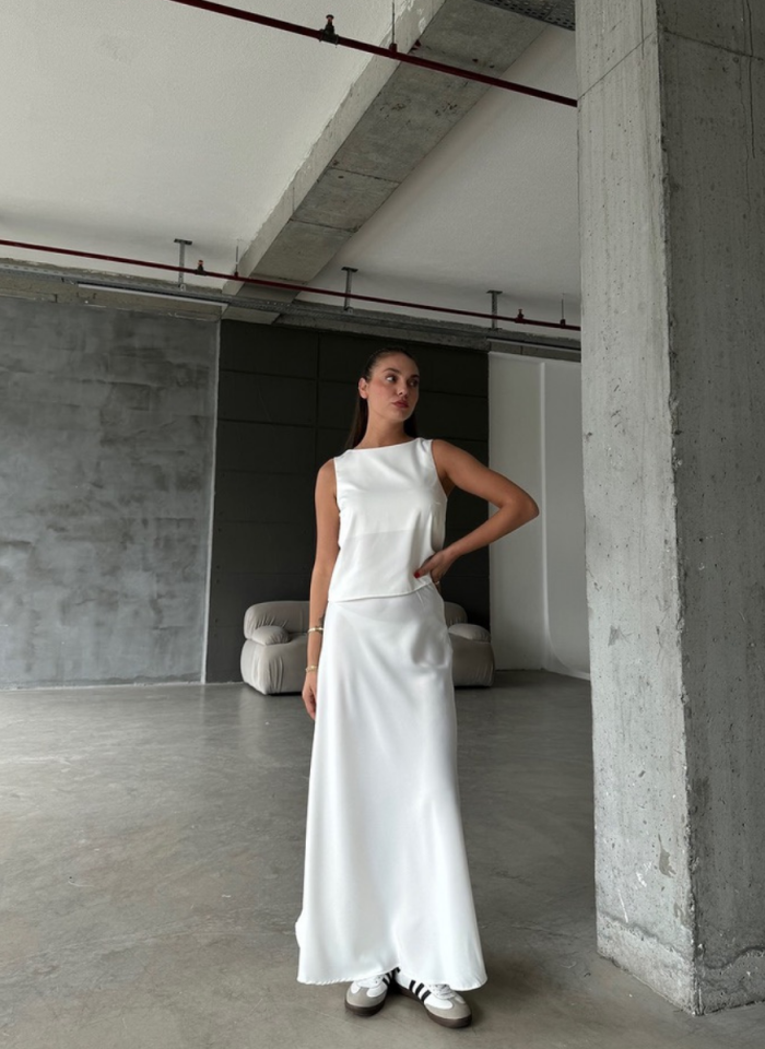 BEYAZ SATEN HALTER YAKA BLUZ