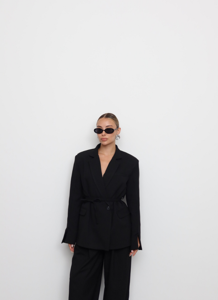 SİYAH KEMERLİ CEKET