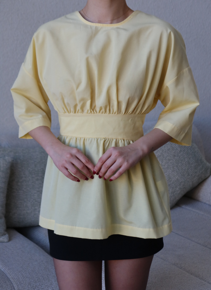 SARI SIRT DEKOLTELİ GÖMLEK