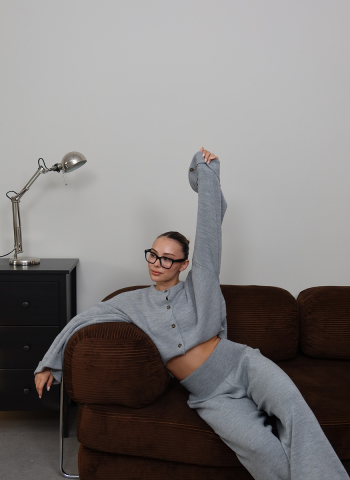 GRİ HIRKALI TRİKO TAKIM