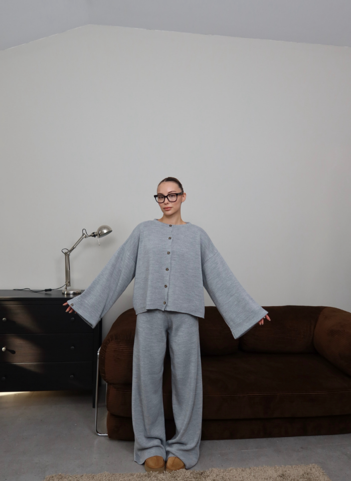 GRİ HIRKALI TRİKO TAKIM