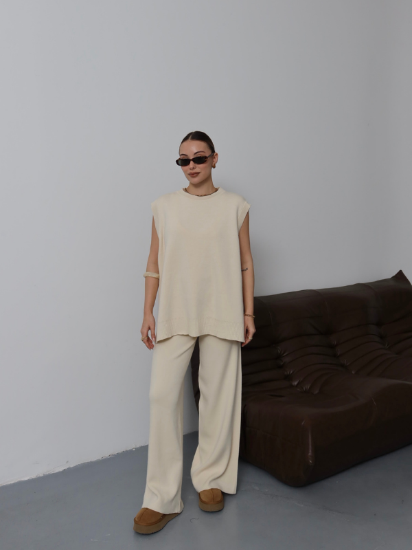 BEJ YELEKLİ TRİKO TAKIM