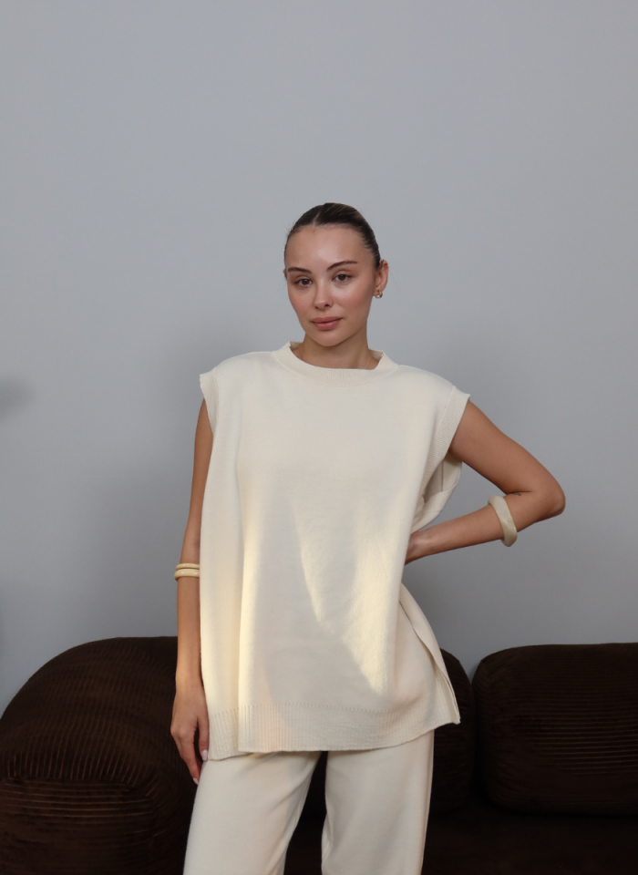 BEJ YELEKLİ TRİKO TAKIM