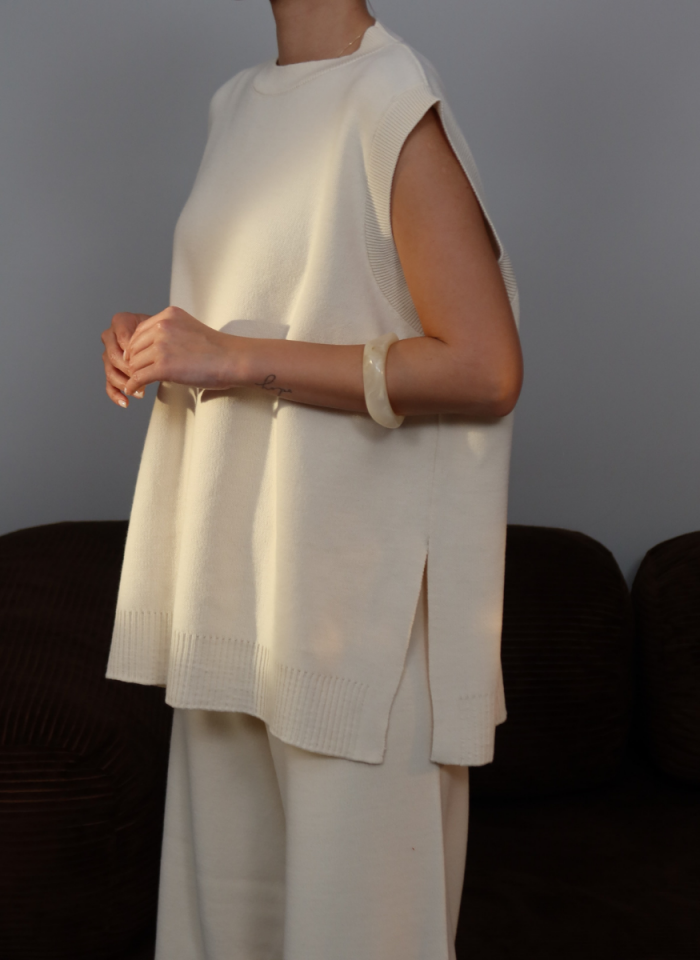 BEJ YELEKLİ TRİKO TAKIM