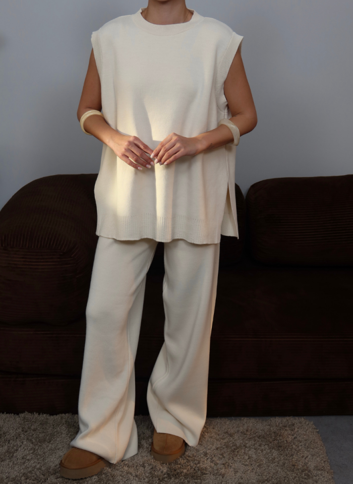 BEJ YELEKLİ TRİKO TAKIM