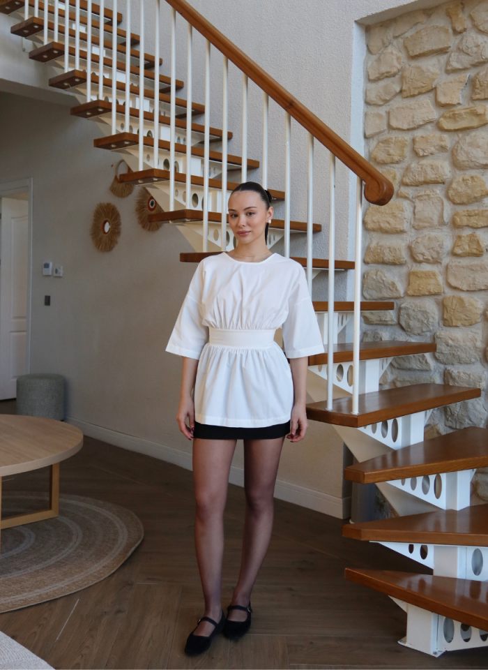 BEYAZ SIRT DEKOLTELİ GÖMLEK