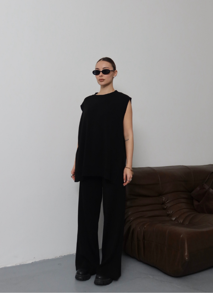 SİYAH YELEKLİ TRİKO TAKIM