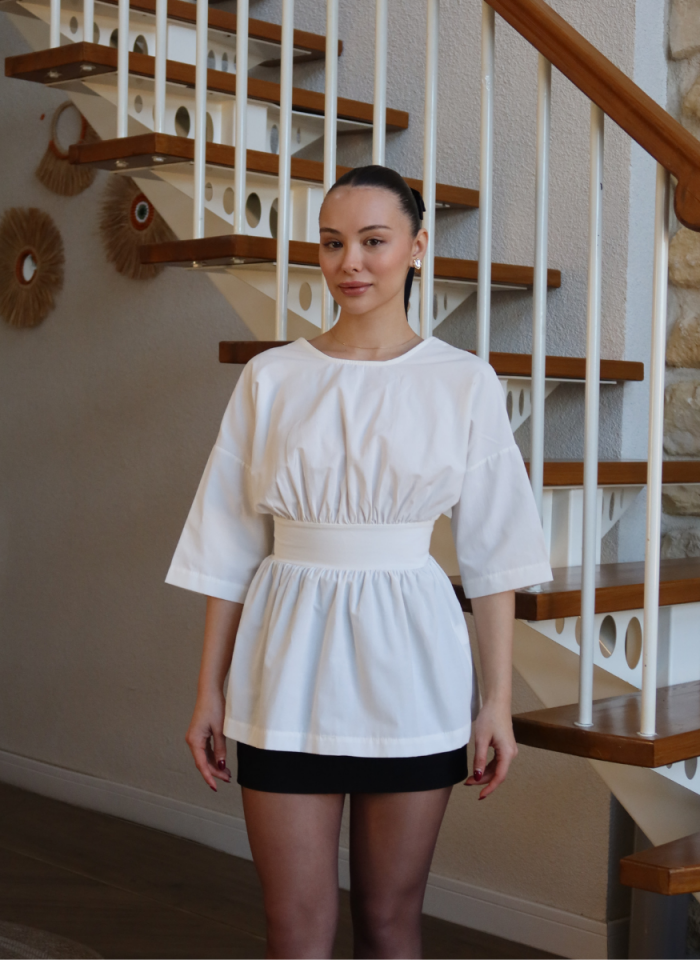 BEYAZ SIRT DEKOLTELİ GÖMLEK