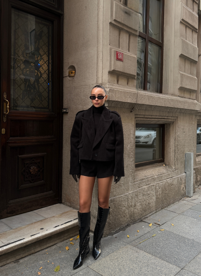 SİYAH MOSKOVA CEKET VE ŞORT TAKIMI