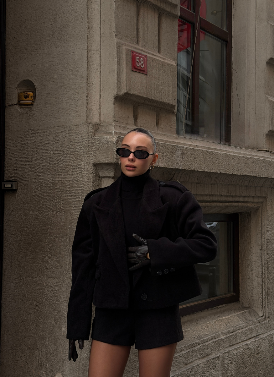 SİYAH MOSKOVA CEKET VE ŞORT TAKIMI