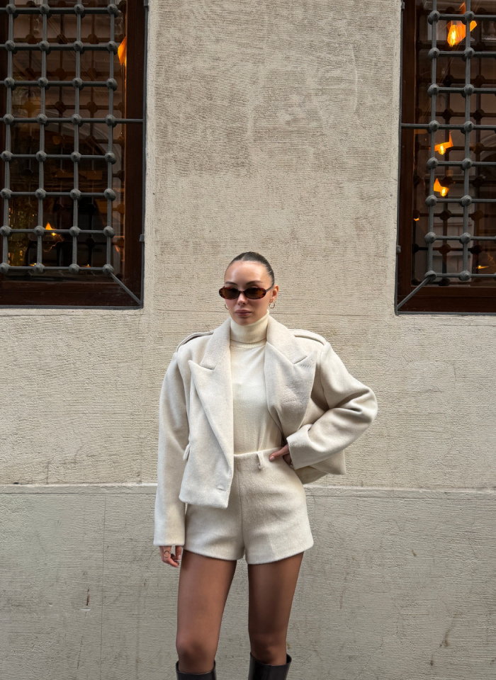 BEJ MOSKOVA CEKET VE ŞORT TAKIMI