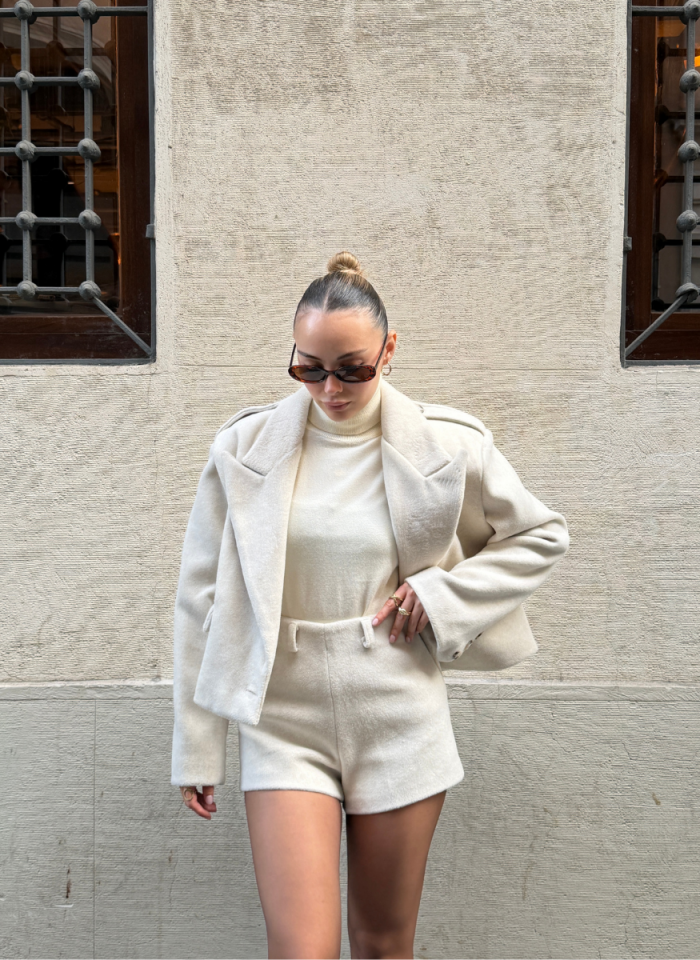 BEJ MOSKOVA CEKET VE ŞORT TAKIMI