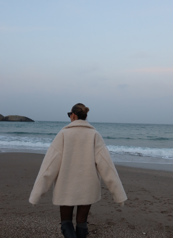 BEJ KAŞE ELDİVEN DETAYLI KABAN