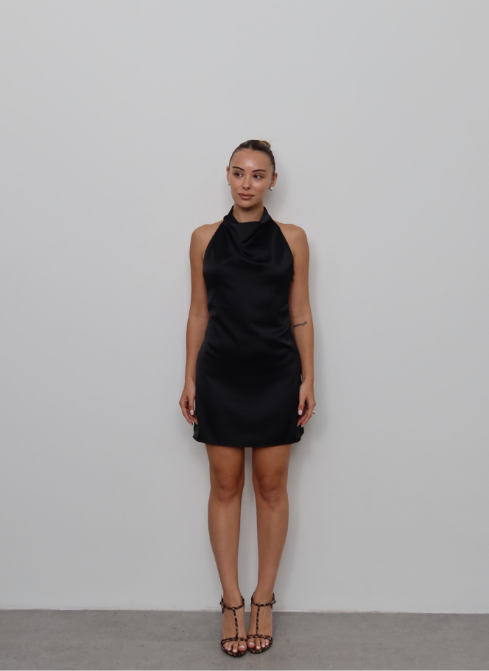 SİYAH DEGAJE YAKA SATEN ELBİSE