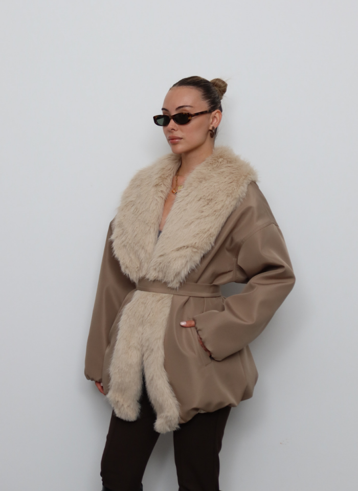 YAKASI KÜRK DETAYLI VİZON CEKET