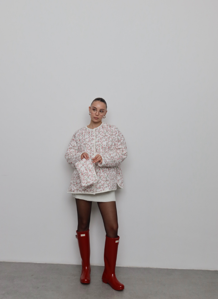 KIRMIZI ÇİÇEKLİ OVERSİZE KAPİTONE CEKET