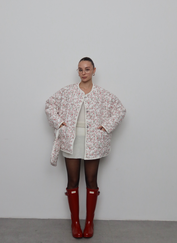 KIRMIZI ÇİÇEKLİ OVERSİZE KAPİTONE CEKET