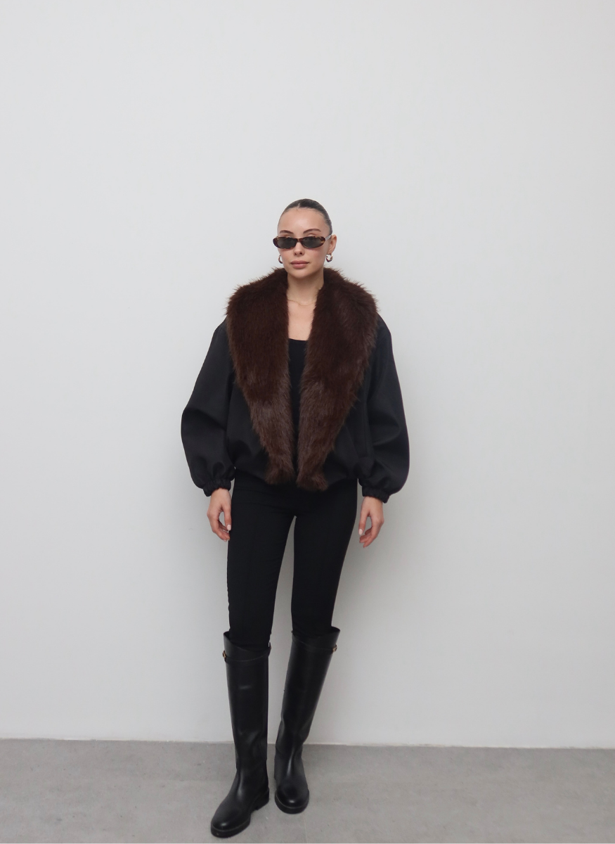 SİYAH YAKASI SUNİ KÜRKLÜ CEKET