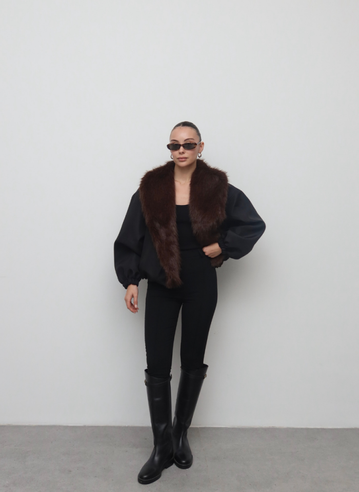 SİYAH YAKASI SUNİ KÜRKLÜ CEKET