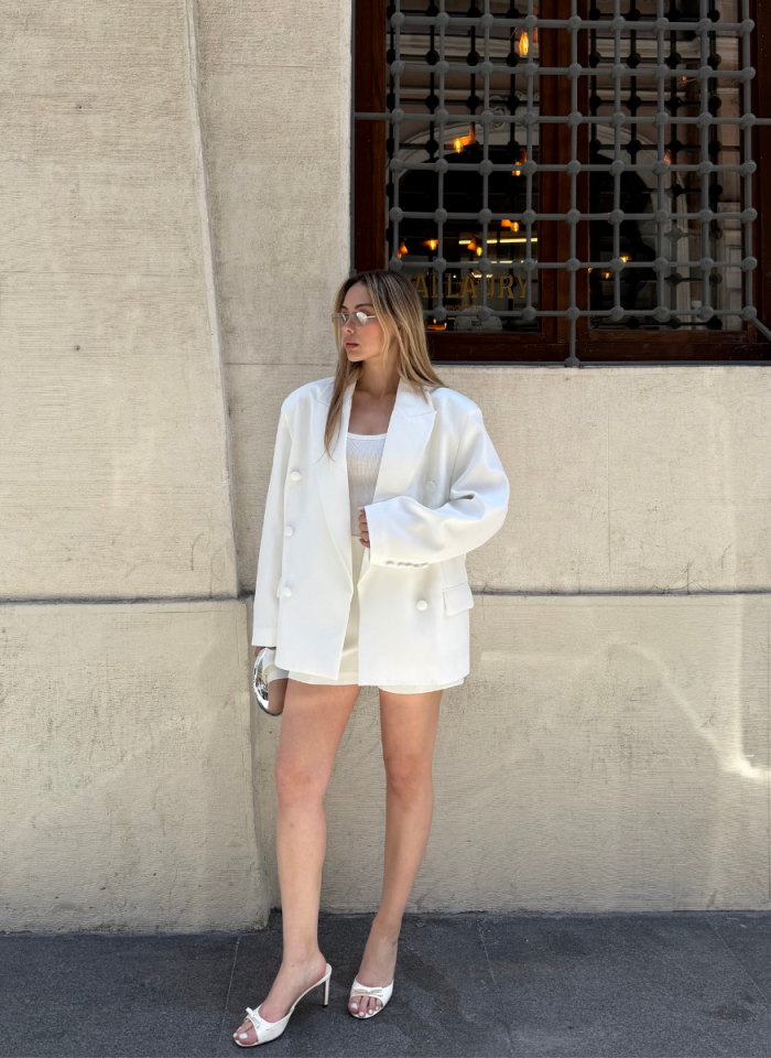 BEYAZ ŞORT BLAZER CEKET TAKIM