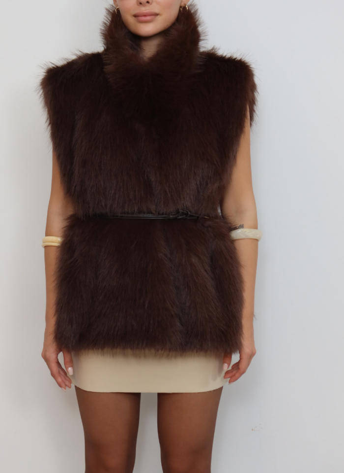 YANLARI AÇIK BELİ KEMERLİ ACI KAHVE SUNİ KÜRK YELEK