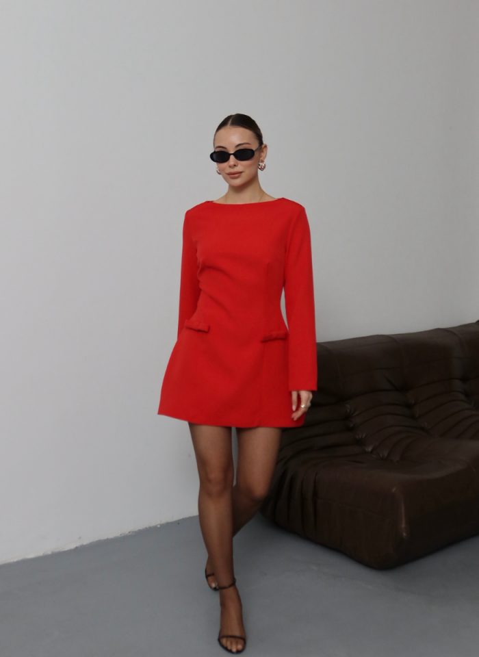 FİYONK DETAYLI KIRMIZI ELBİSE