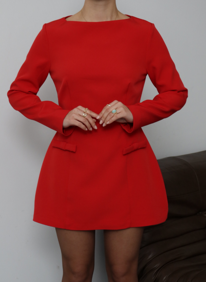 FİYONK DETAYLI KIRMIZI ELBİSE