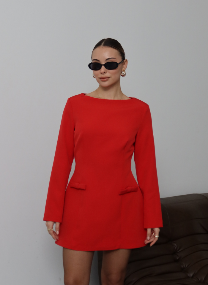 FİYONK DETAYLI KIRMIZI ELBİSE