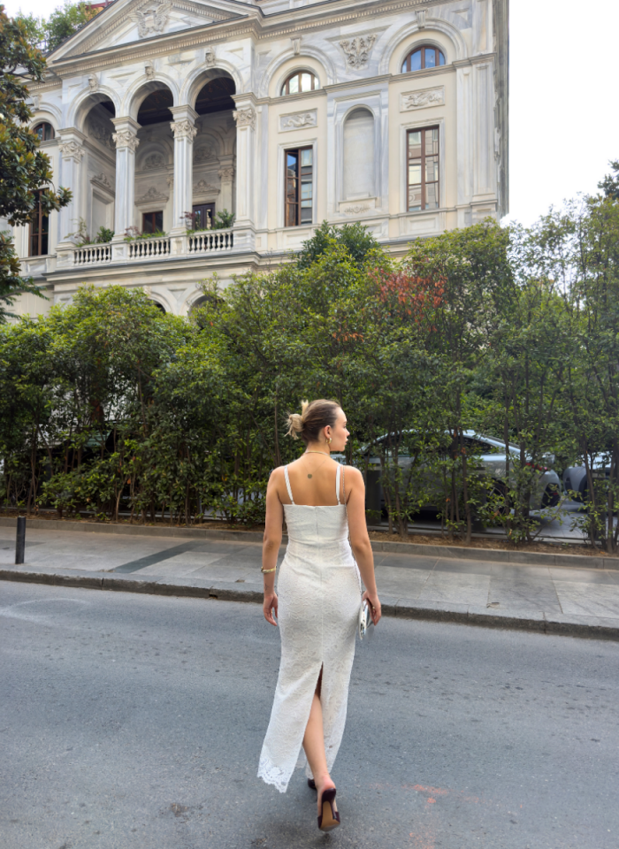 BEYAZ DANTEL ELBİSE