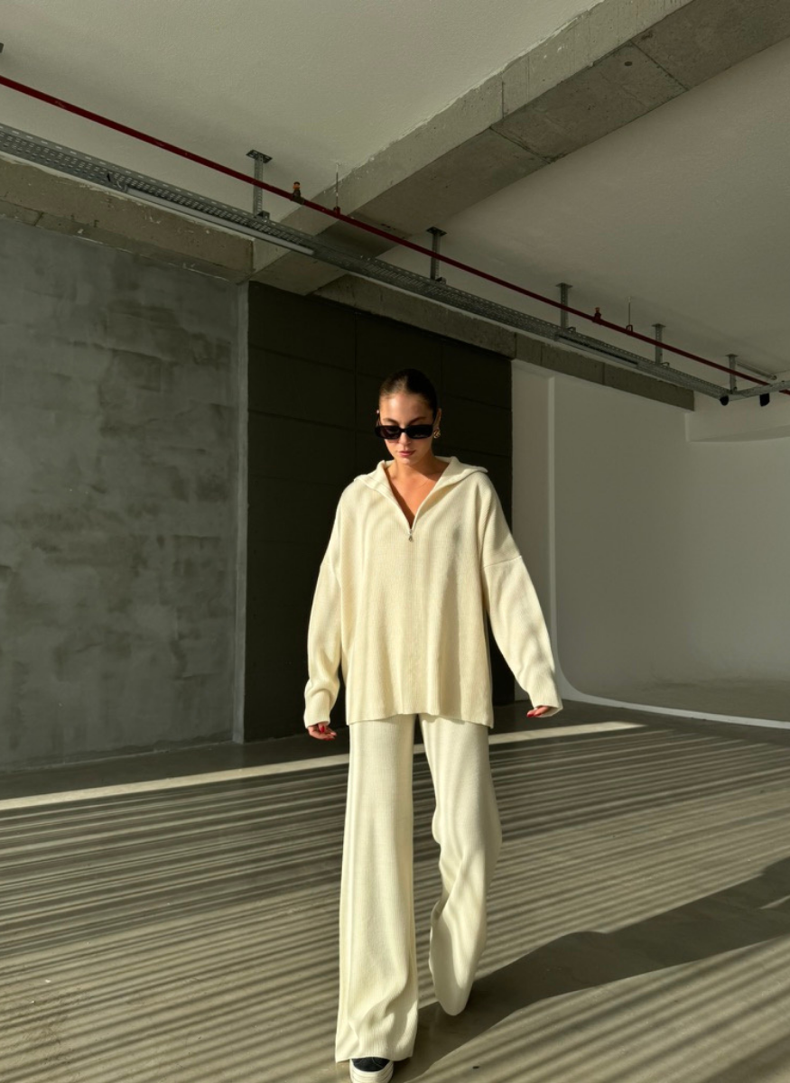 BEJ FERMUARLI TRİKO TAKIM