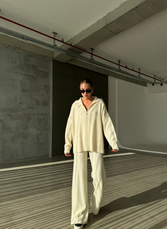 BEJ FERMUARLI TRİKO TAKIM