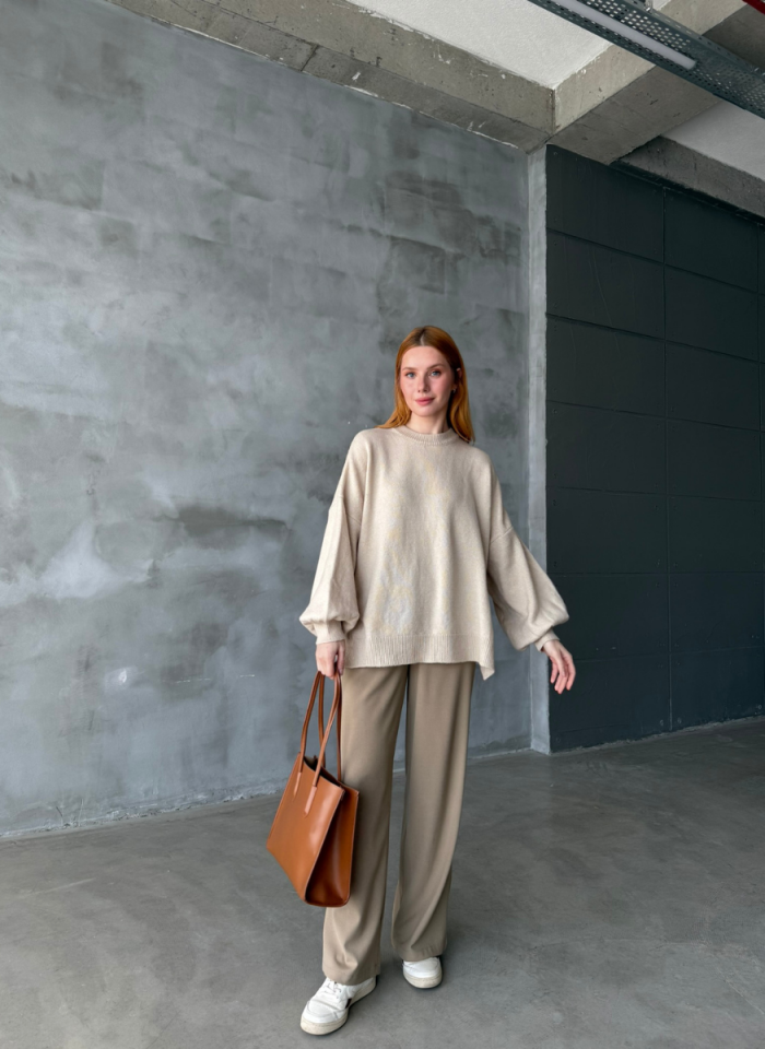 BEJ YANLARI YIRTMAÇLI TRİKO KAZAK