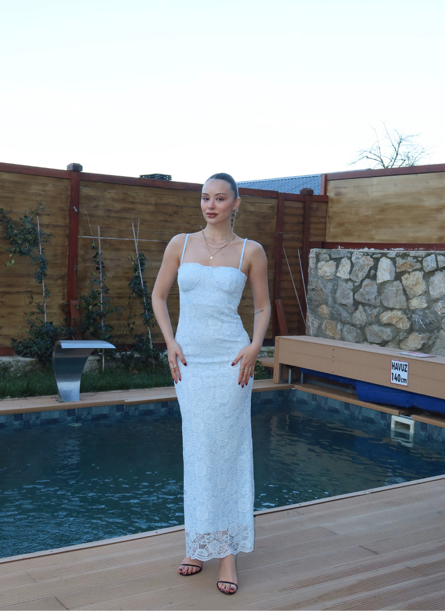 MAVİ DANTEL ELBİSE