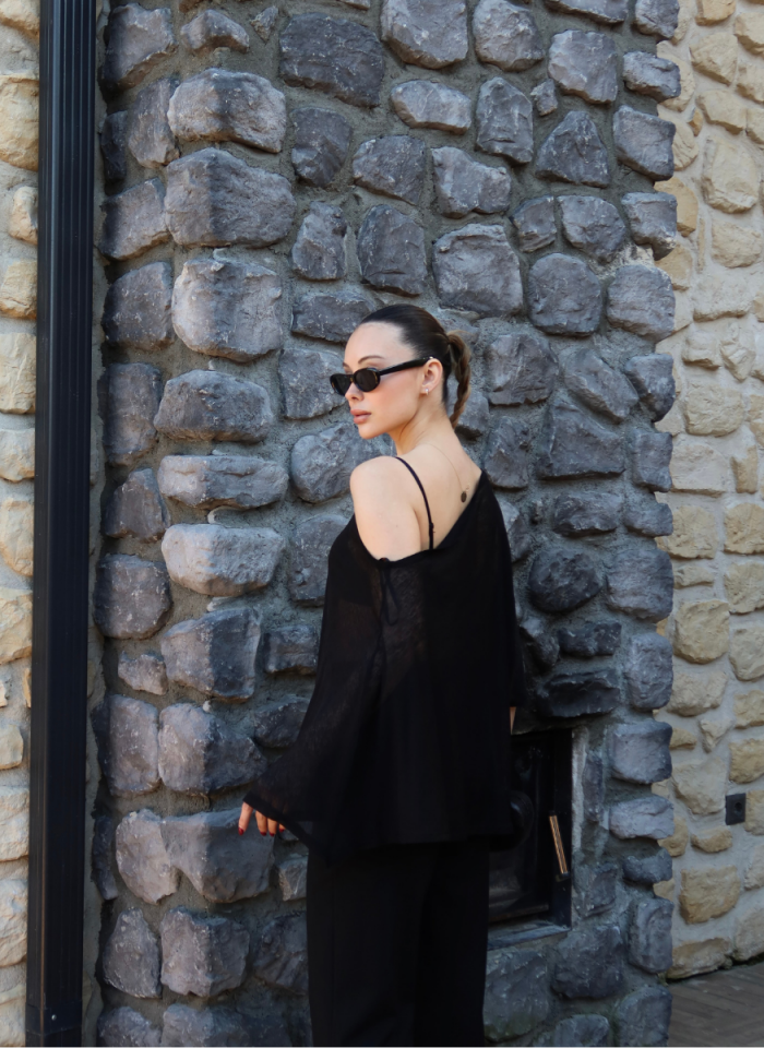 SİYAH TRANSPARAN BLUZ