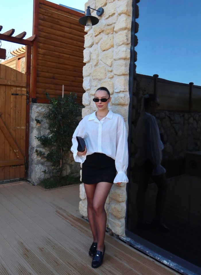 EKRU KOLLARI BÜZGÜLÜ GÖMLEK