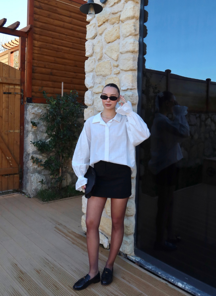 EKRU KOLLARI BÜZGÜLÜ GÖMLEK