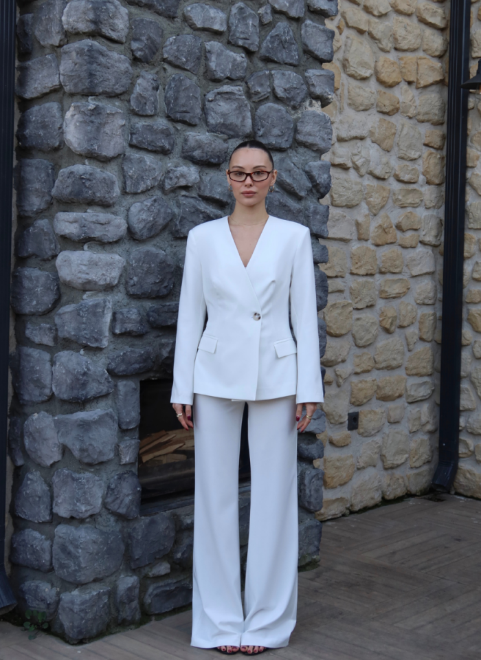 BEYAZ V YAKA CEKET PANTOLON TAKIM