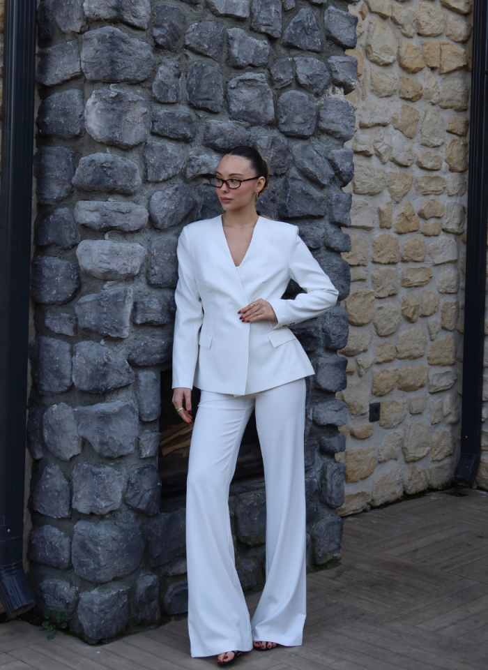 BEYAZ V YAKA CEKET PANTOLON TAKIM