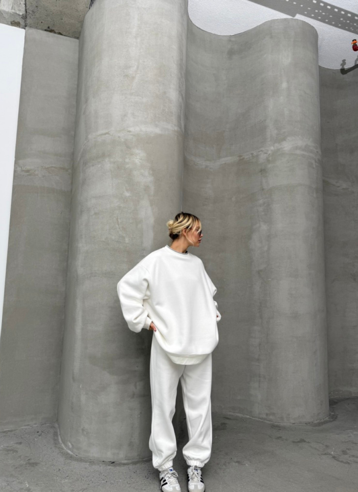 BEYAZ EŞOFMAN TAKIM