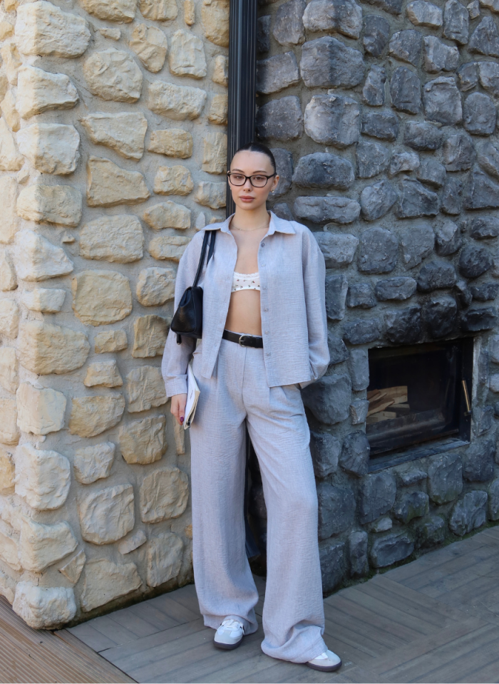 GRİ GÖMLEK PİLELİ PANTOLON TAKIM