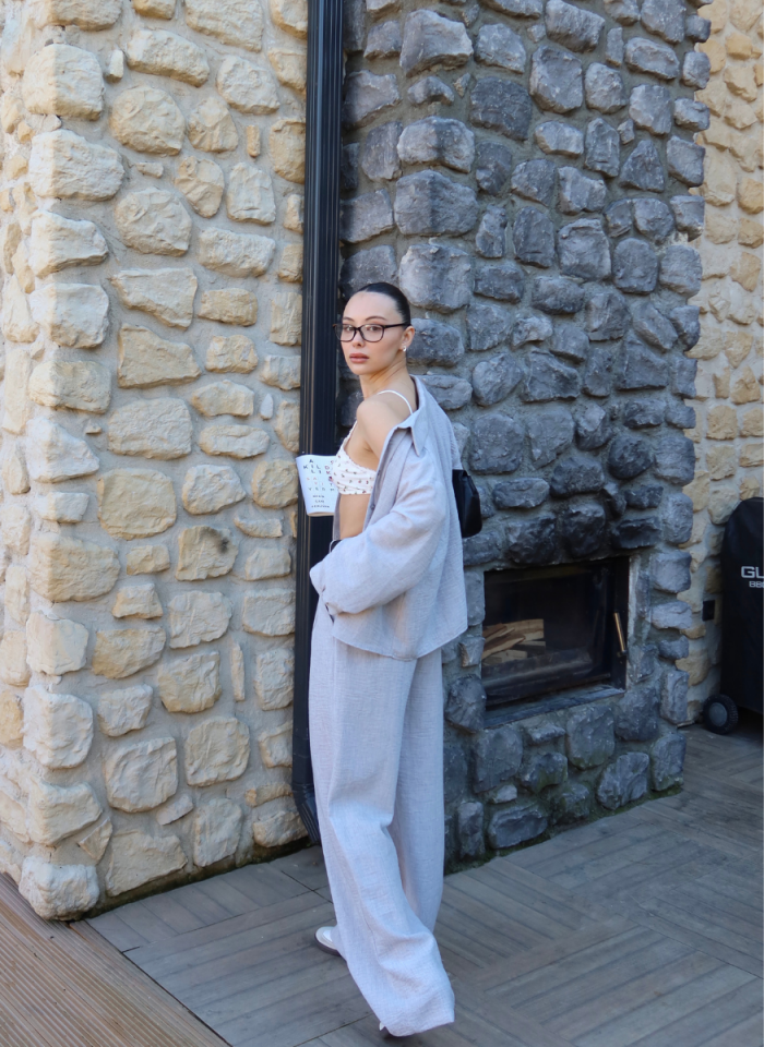 GRİ GÖMLEK PİLELİ PANTOLON TAKIM