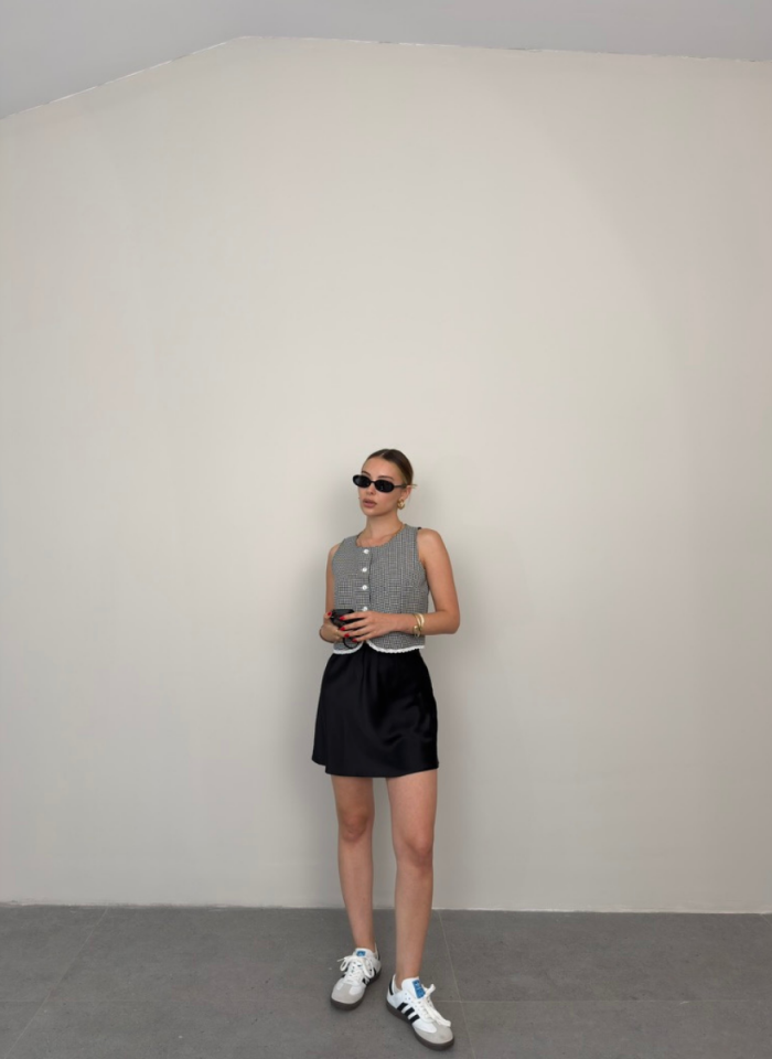 SİYAH KISA SATEN ETEK